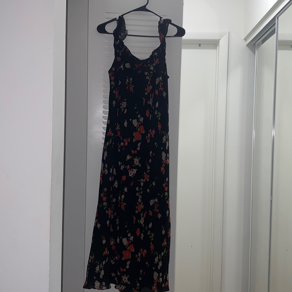 Evan Picone Black/Red Floral Midi Dress- Size 12